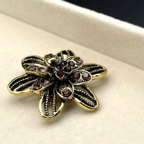 Yellow Gold with Light and Dark Purple Amethyst Crystal Flower Pin Back Brooch - Picture 5 of 7